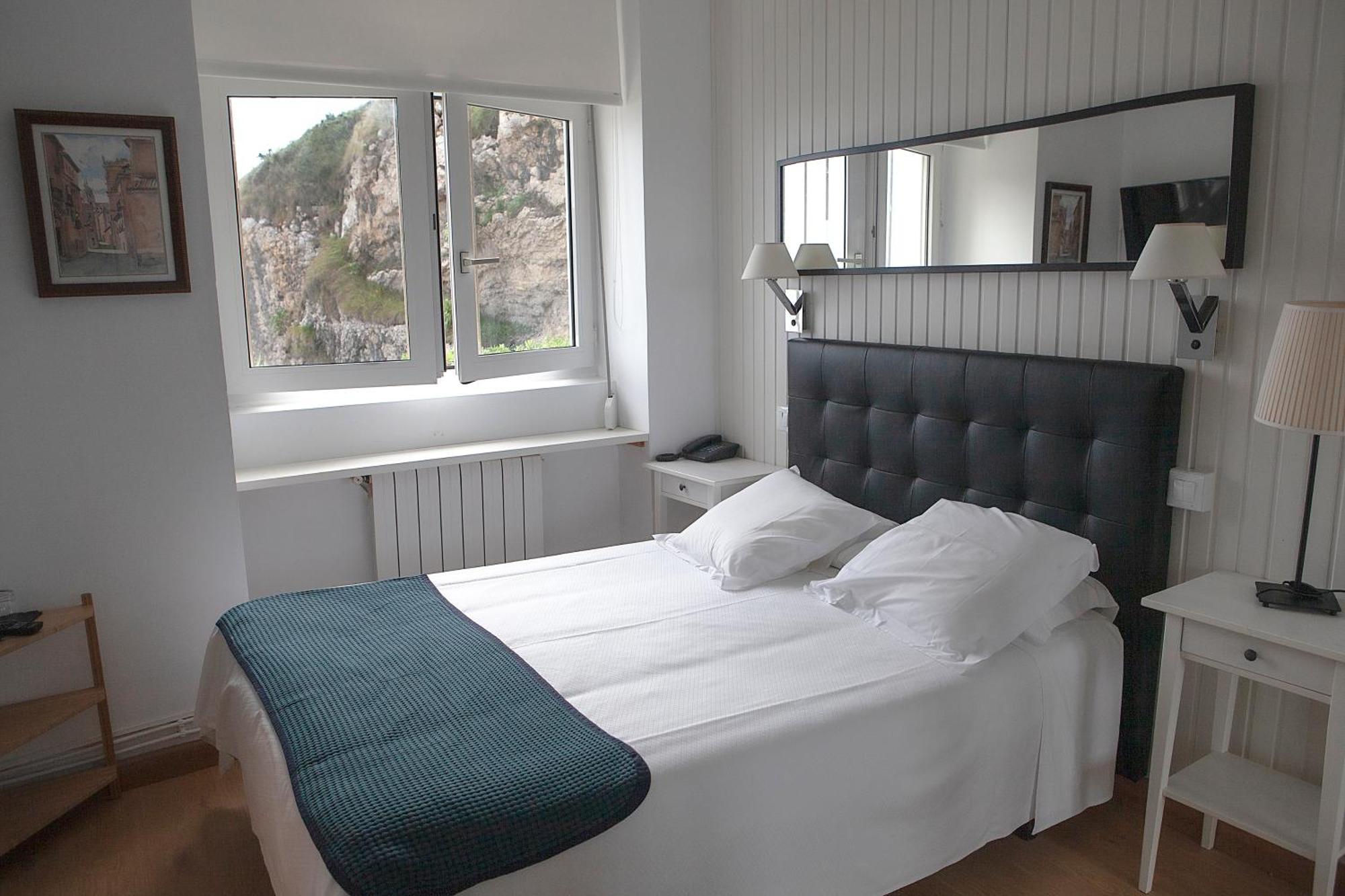 Hotel Josein Comillas Luaran gambar