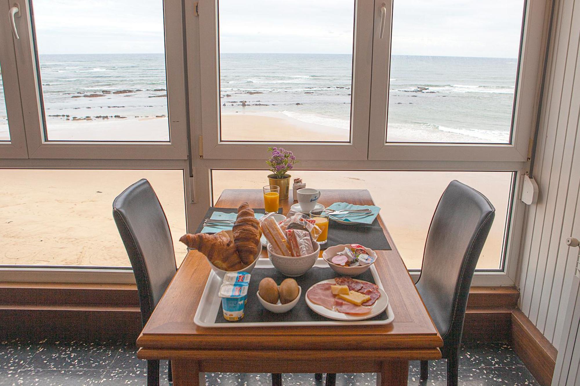 Hotel Josein Comillas Luaran gambar